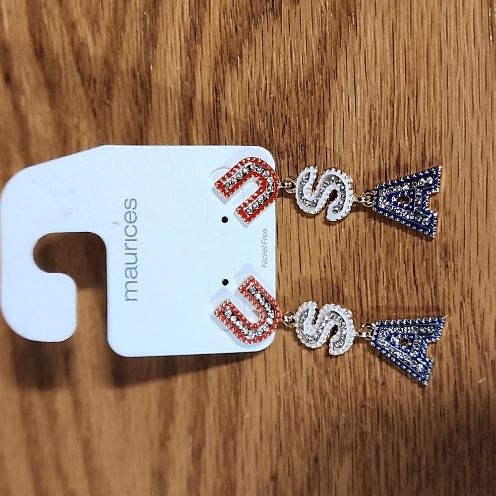 USA Dangle Earrings New